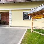 Apartma Anica *